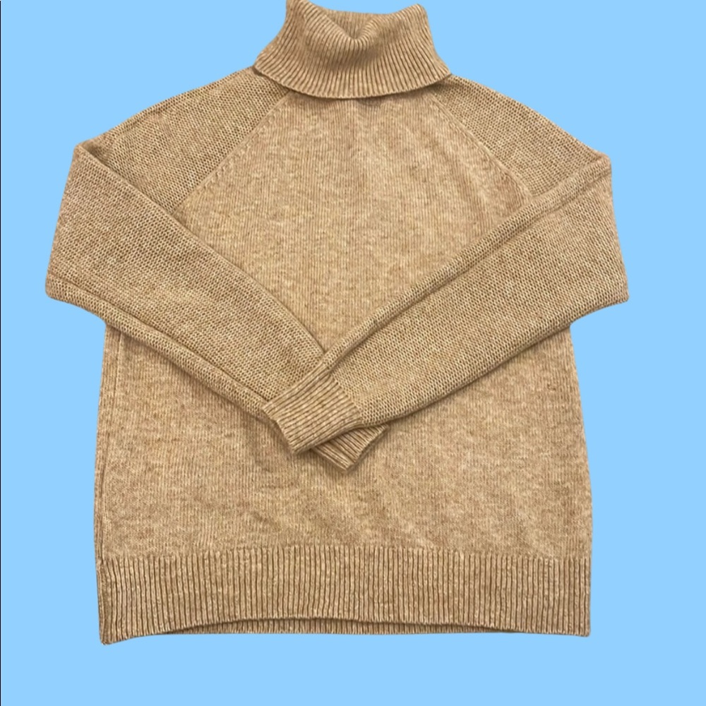 Women’s LOFT size small tan colored stitches sweater turtleneck. Like new. Small